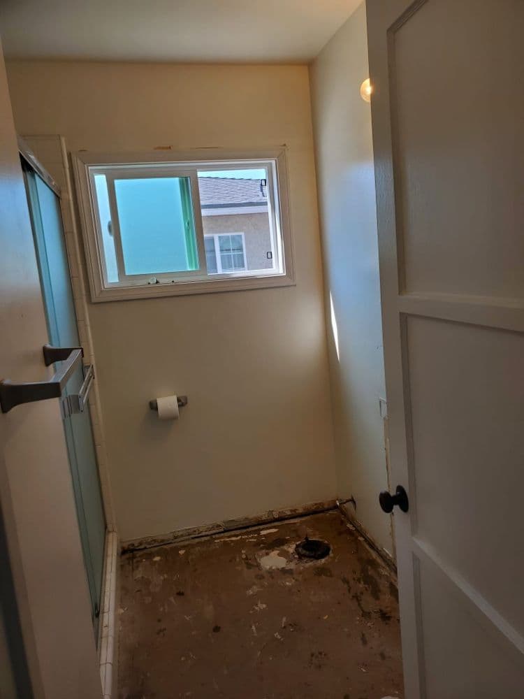 Bathroom tile and vanity, before